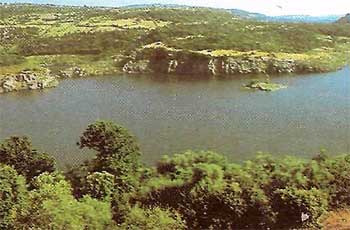 Lago Omodeo nella valle del Tirso