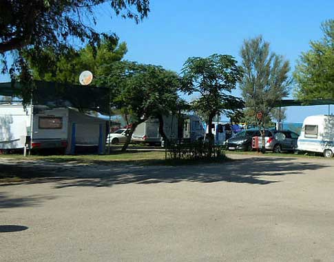 HOLIDAY VILLAGE sul mare