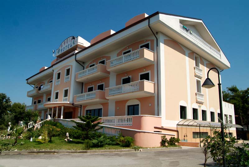 HOTEL ADRIA direttamente sul mare